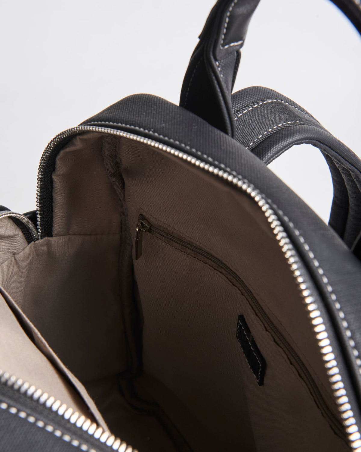 Ginna Mochila